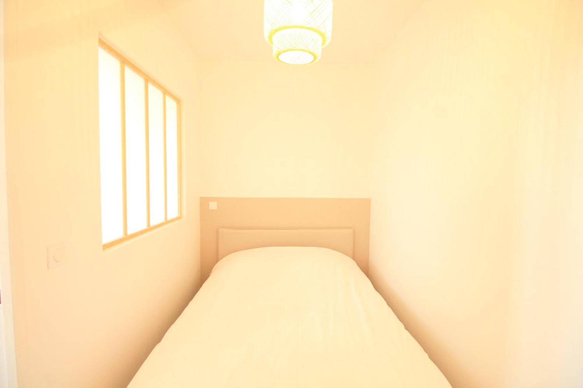 Apartment Disponible - Entier - Matelas Emma - Rer B Laplace, 5mn Paris - 2 Pers - Parking Rue Gratuit - Equipe - Rdc - 1